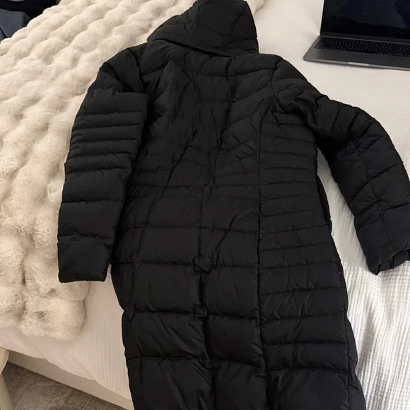 North Face Womens Parka - Picture 3 of 3